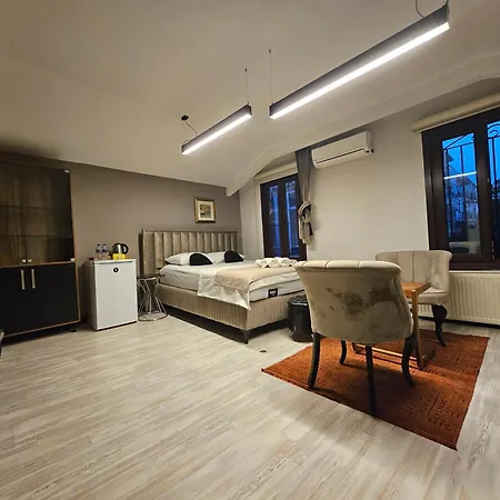 Jirhouse Sarikoesk * Istanbulská provincie