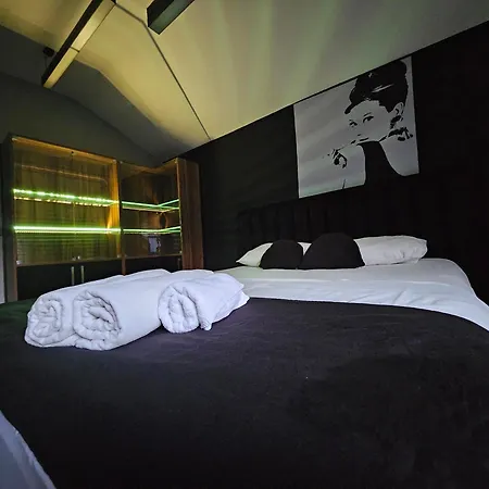 Jirhouse Sarikoesk Aparthotel